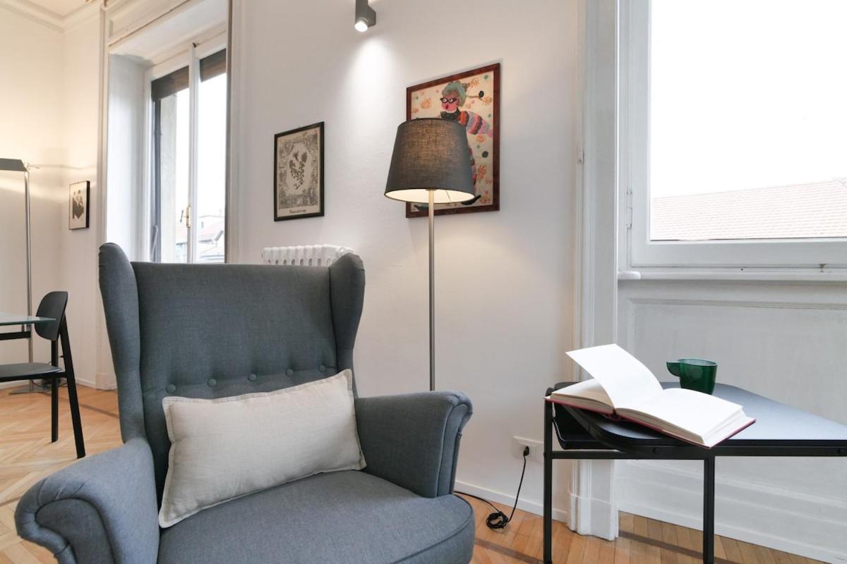 Apartment Light And Style In The Heart Of Mailand