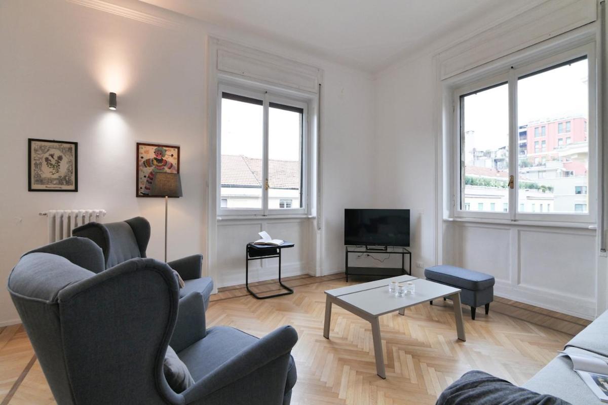 Apartment Light And Style In The Heart Of Mailand